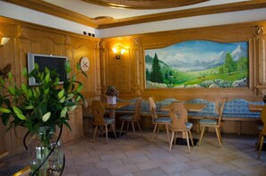 Daily buffet breakfast for a fee - Hotel Stelvio (Varese)