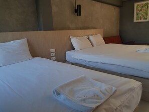Habitación familiar | Escritorio, wifi gratis, ropa de cama