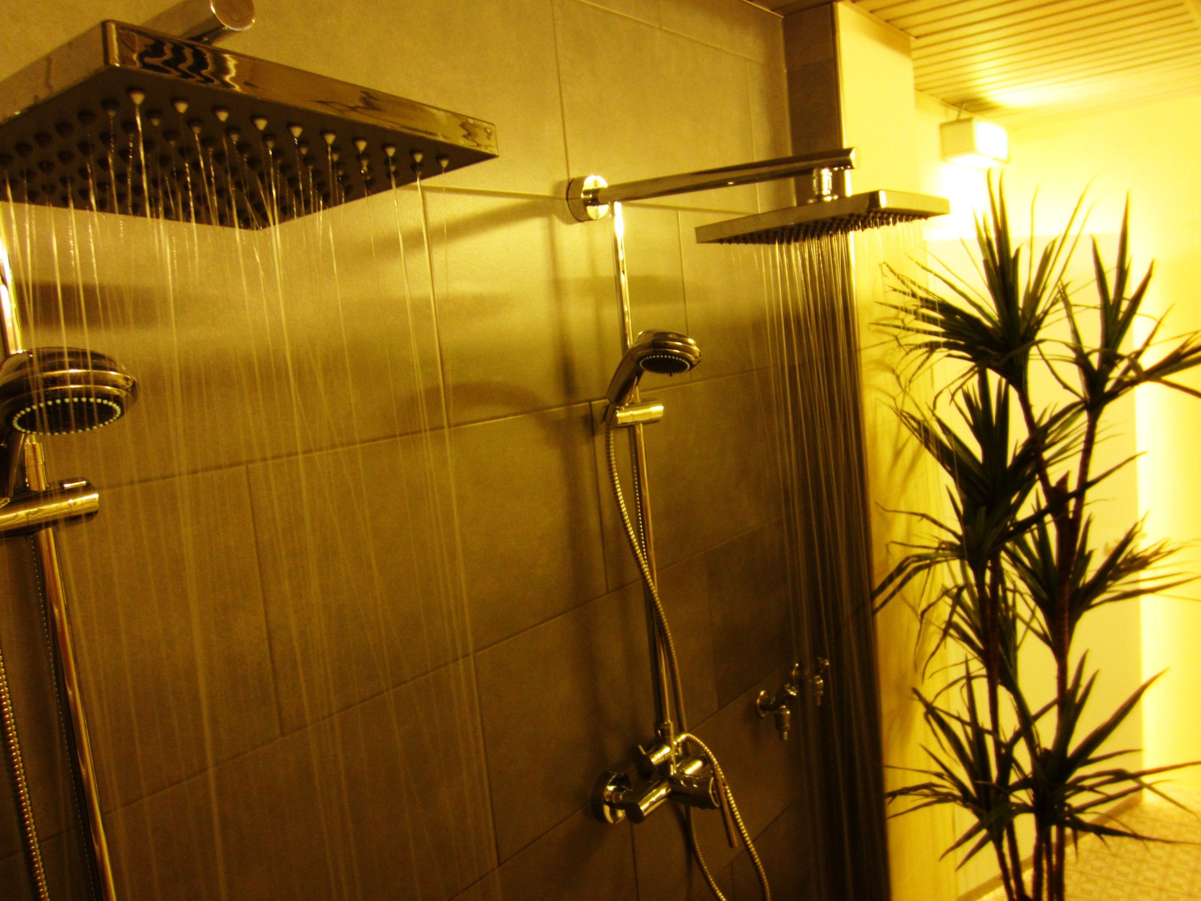 body treatments, body scrubs, facials, reflexology, ayurvedic treatments