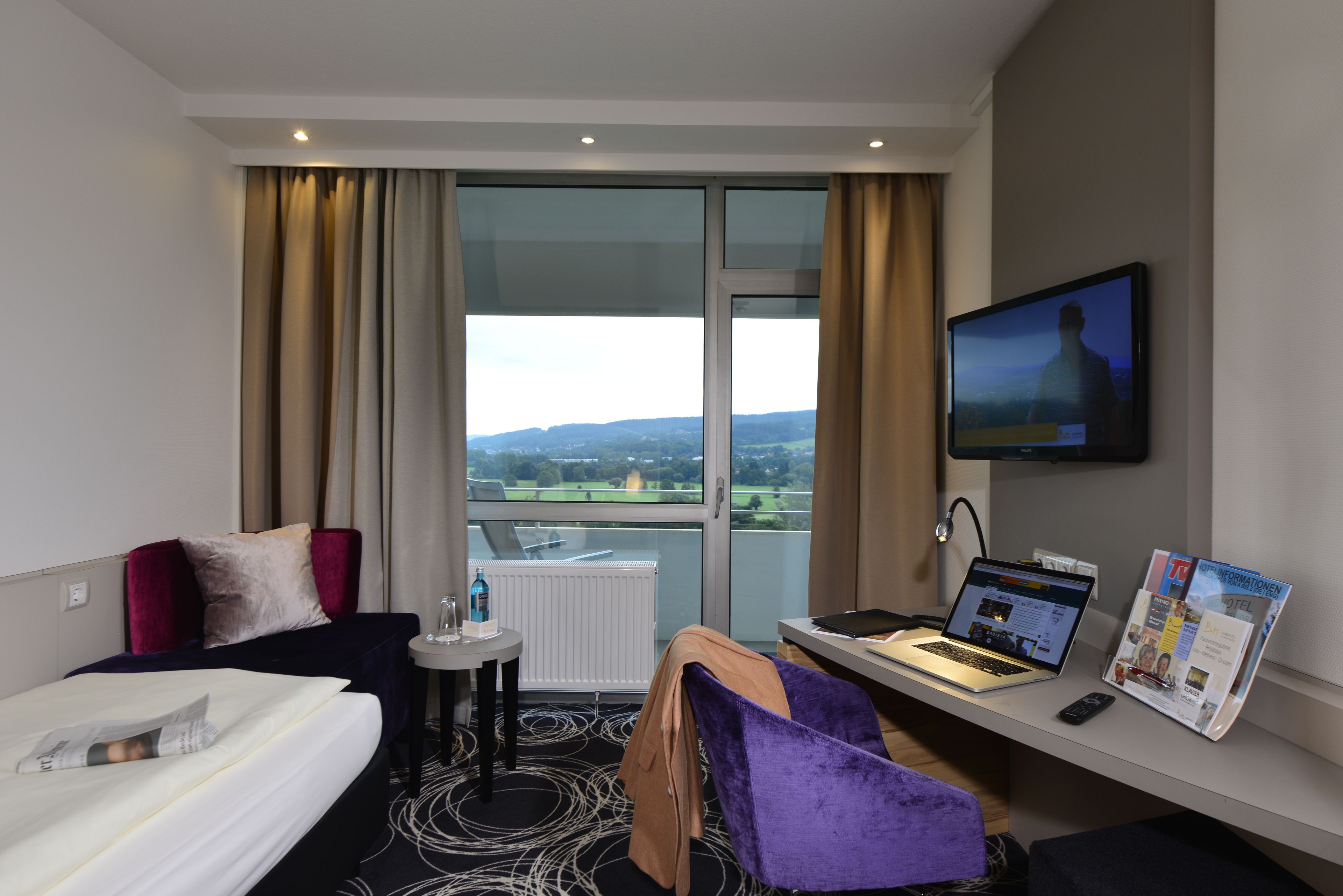 hypo-allergenic bedding, in-room safe, desk, cots/infant beds