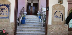 Property entrance - Pasta Plaza Hotel (Asilah)