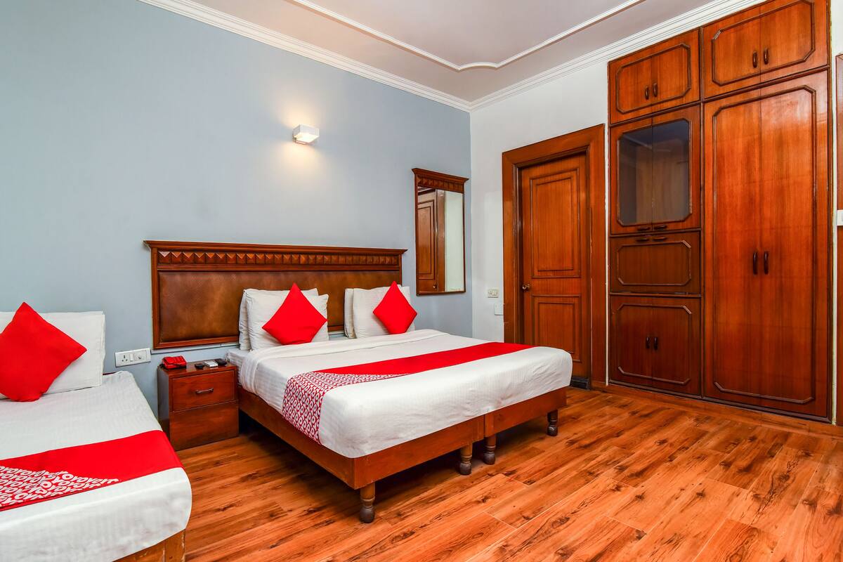 Habitación Deluxe con 1 cama matrimonial o 2 individuales, 1 cama King size | Escritorio y wifi gratis