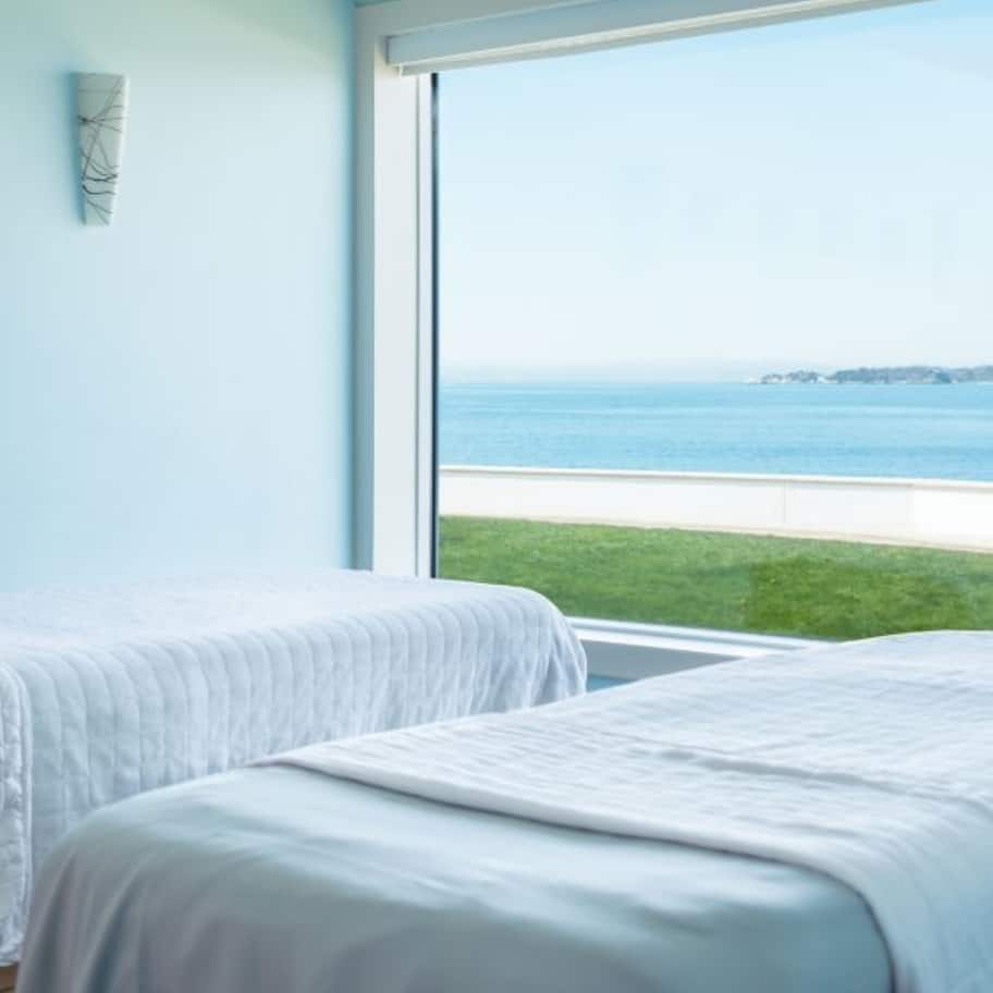 Couples treatment rooms, body treatments, aromatherapy