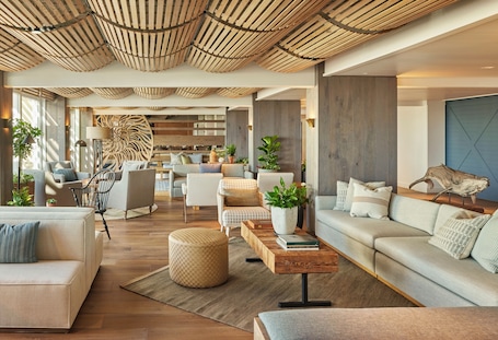 Lobby sitting area. Newport Harbor Island Resort