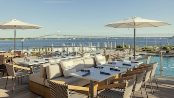3 restauranter; severer morgenmad og retter med fisk og skaldyr