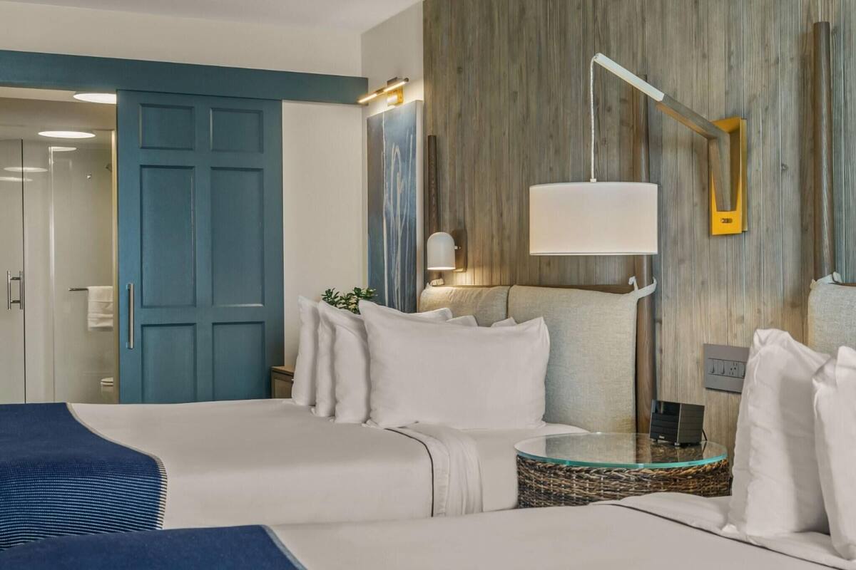 Egyptian cotton sheets, premium bedding, in-room safe, desk