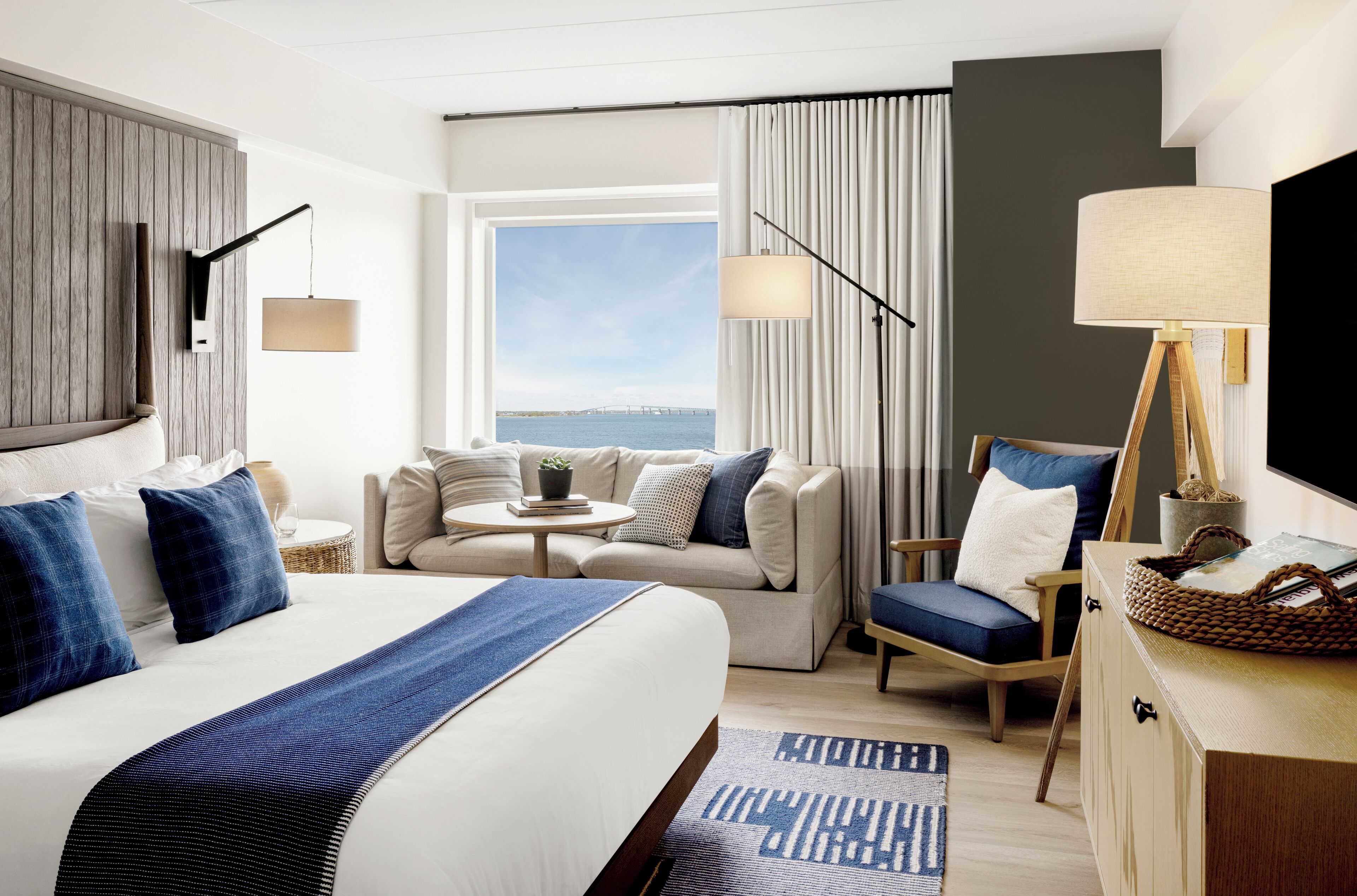 이집트산 면 시트, 고급 침구, 객실 내 금고, 책상