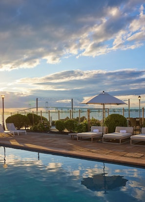 Indoor pool, seasonal outdoor pool, pool cabanas (surcharge) - Newport Harbor Island Resort (Newport)