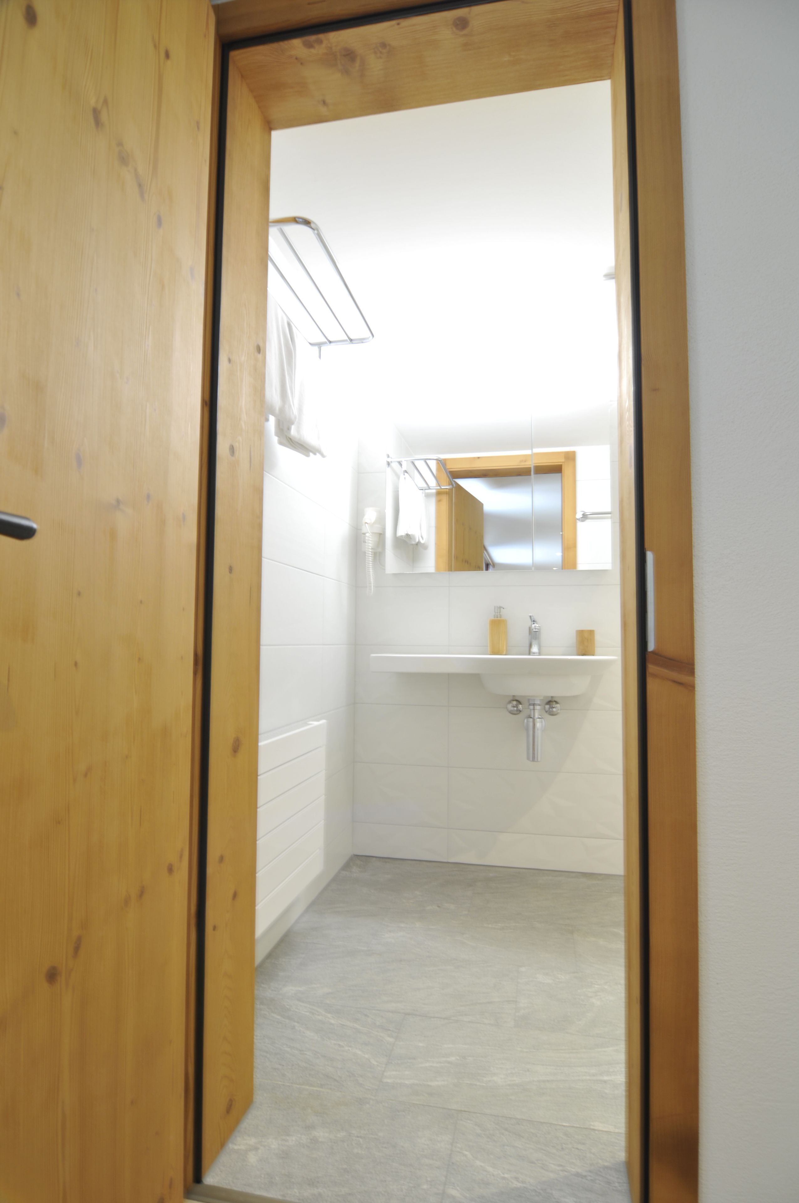 room (rigidalstock) | bathroom | shower, free toiletries, hair dryer, towels