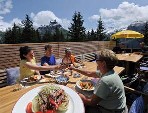 Frühstück, Mittagessen, Abendessen, regionale Küche 