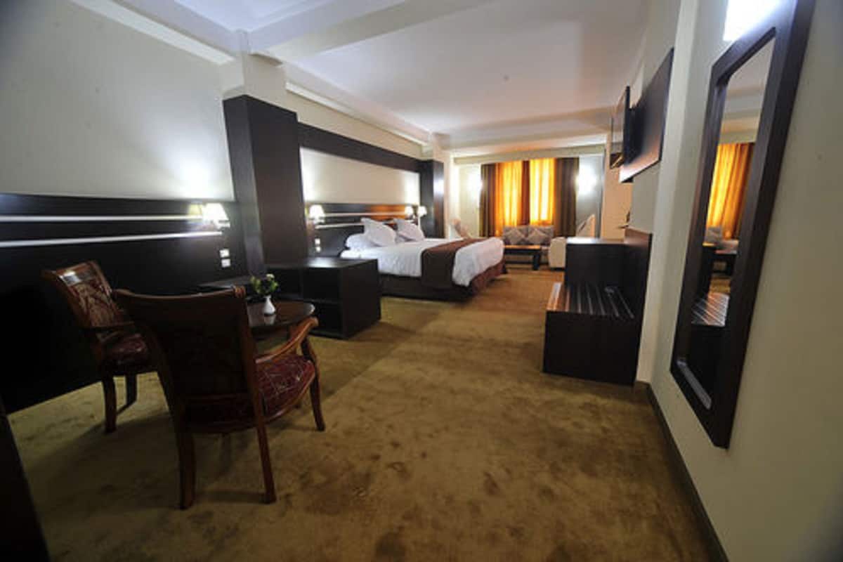 junior suite | minibar, in-room safe, desk, blackout curtains