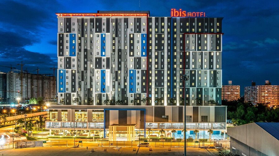 ibis Bangkok IMPACT
