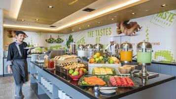 Desayuno buffet diario (THB 282 por persona)