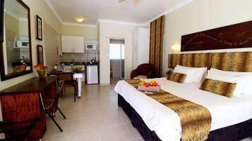 Corporate Studio 2 | Premium bedding, in-room safe, individually decorated