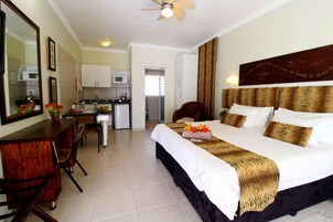 Corporate Studio 2 | Premium bedding, in-room safe, individually decorated
