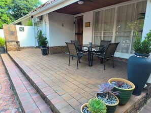 Unit 4 Apartment 1 Bedroom (fan) | Terrace/patio - Wilger Guesthouse (Centurion)