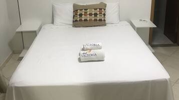 APART VICTORIA- APART 301 | 1 室のベッドルーム、高級寝具、遮光カーテン、アイロン / アイロン台