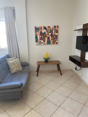 APART VICTORIA- APART 307 | Zona de estar | Una televisión