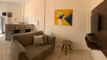 APART VICTORIA- APART 103 | リビング エリア | テレビ