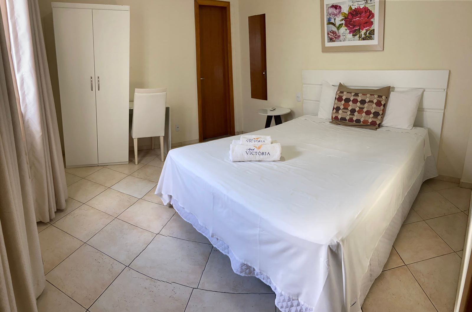 APART VICTORIA- APART 304 | 1 quarto, roupas de cama premium, cortinas blackout