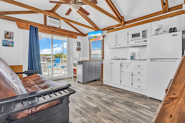 2 Bedroom Aqua Lodge # 13 Barracuda | Living area | Flat-screen TV