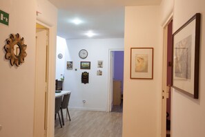 Interior entrance - Eva Holiday (Rome)