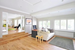 Studio | Living area