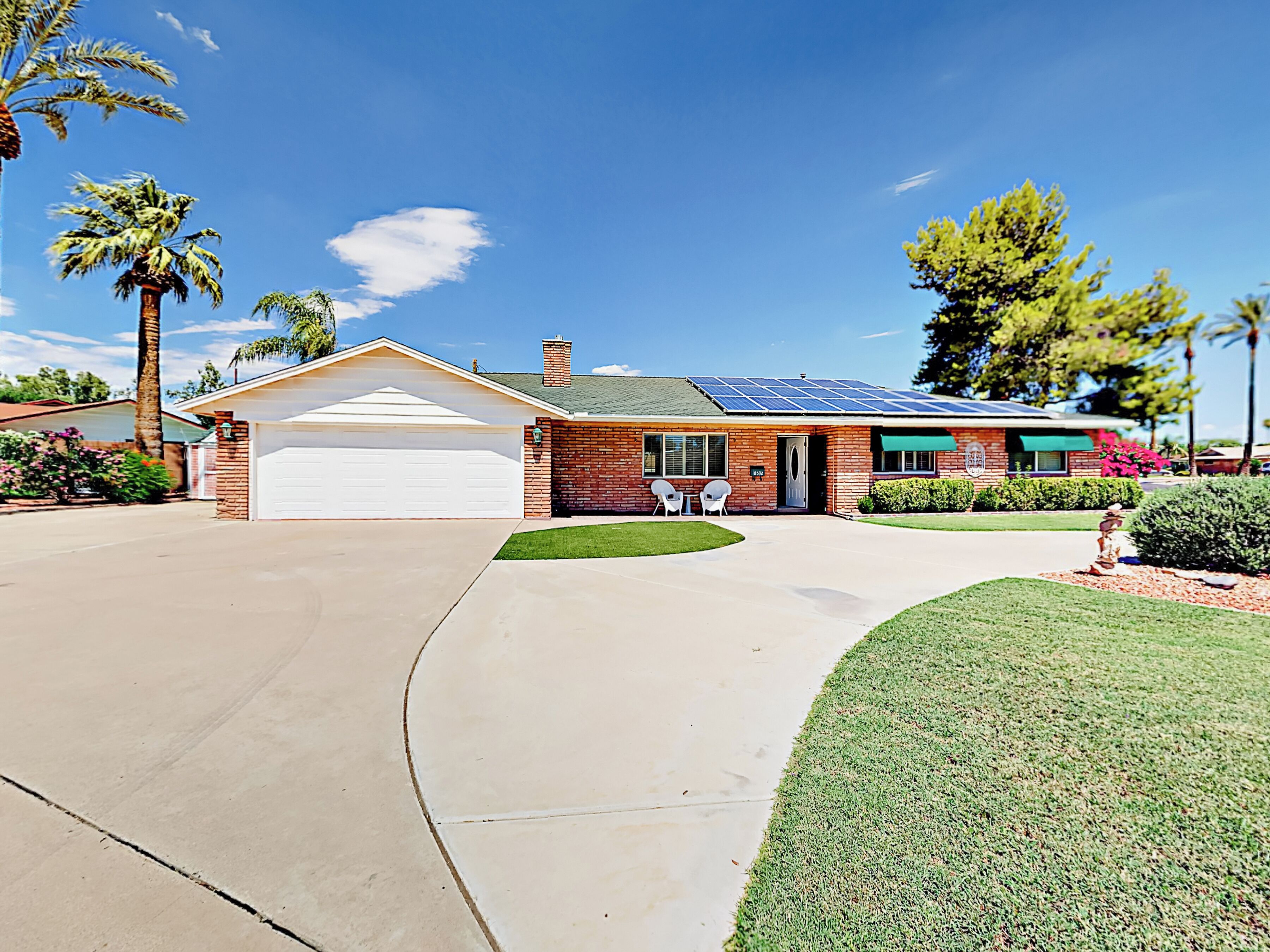 House, 2 Bedrooms | Exterior