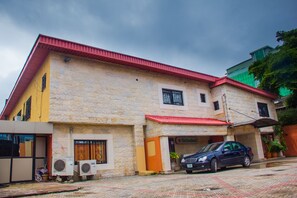 Front of property - Lamia Inn (Lagos)