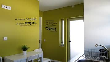 Se ofrece un desayuno continental (3 EUR por persona)