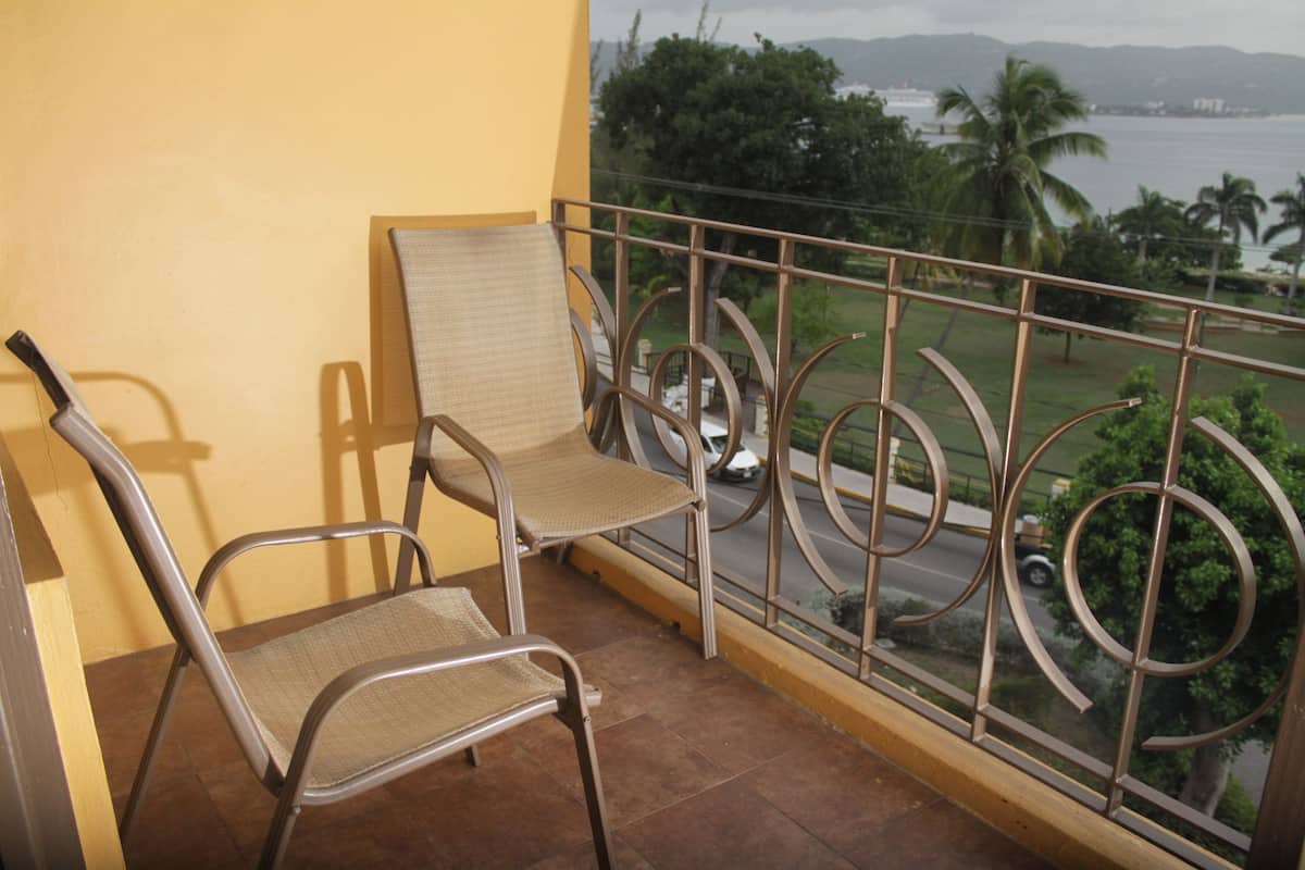 Ocean View Room | Balcone