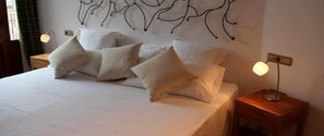 Doppelzimmer, 1 King-Bett, barrierefrei | Verdunkelungsvorhänge, schallisolierte Zimmer, Babybetten