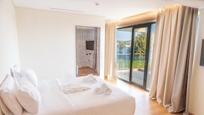 Premium bedding, minibar, in-room safe, desk - Megara Hotel (Megara)