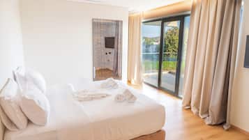 Premium bedding, minibar, in-room safe, desk