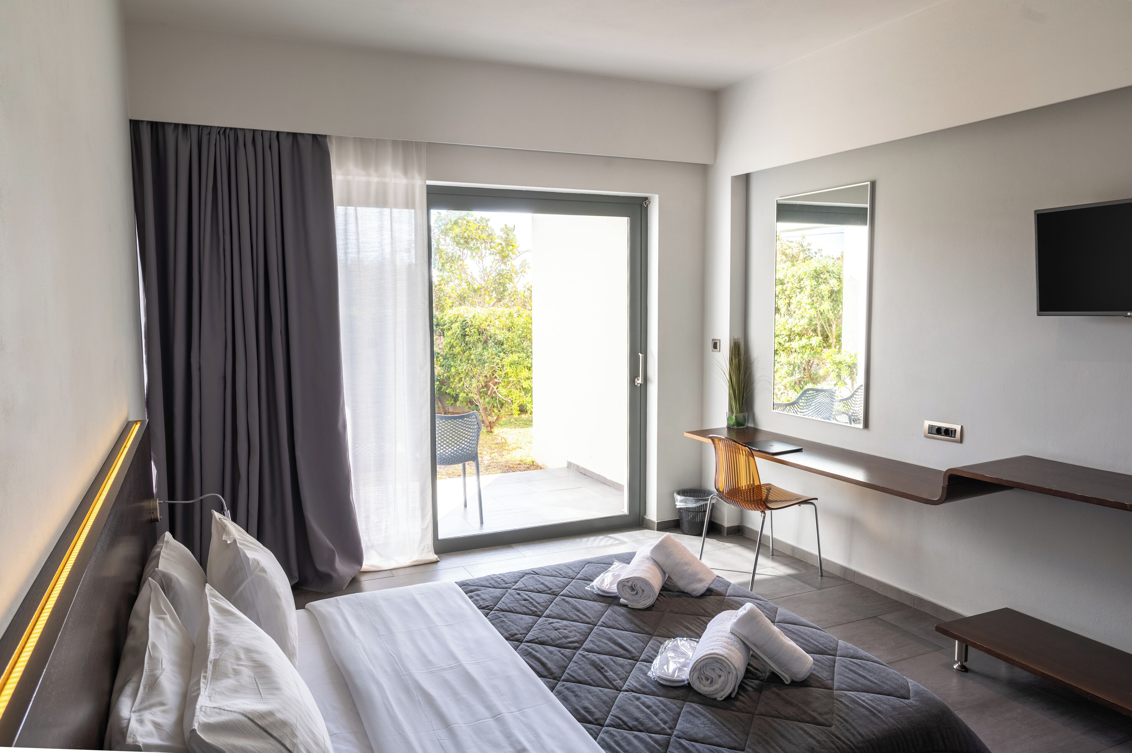 Premium-sengetøj, minibar, pengeskab på værelset, skrivebord