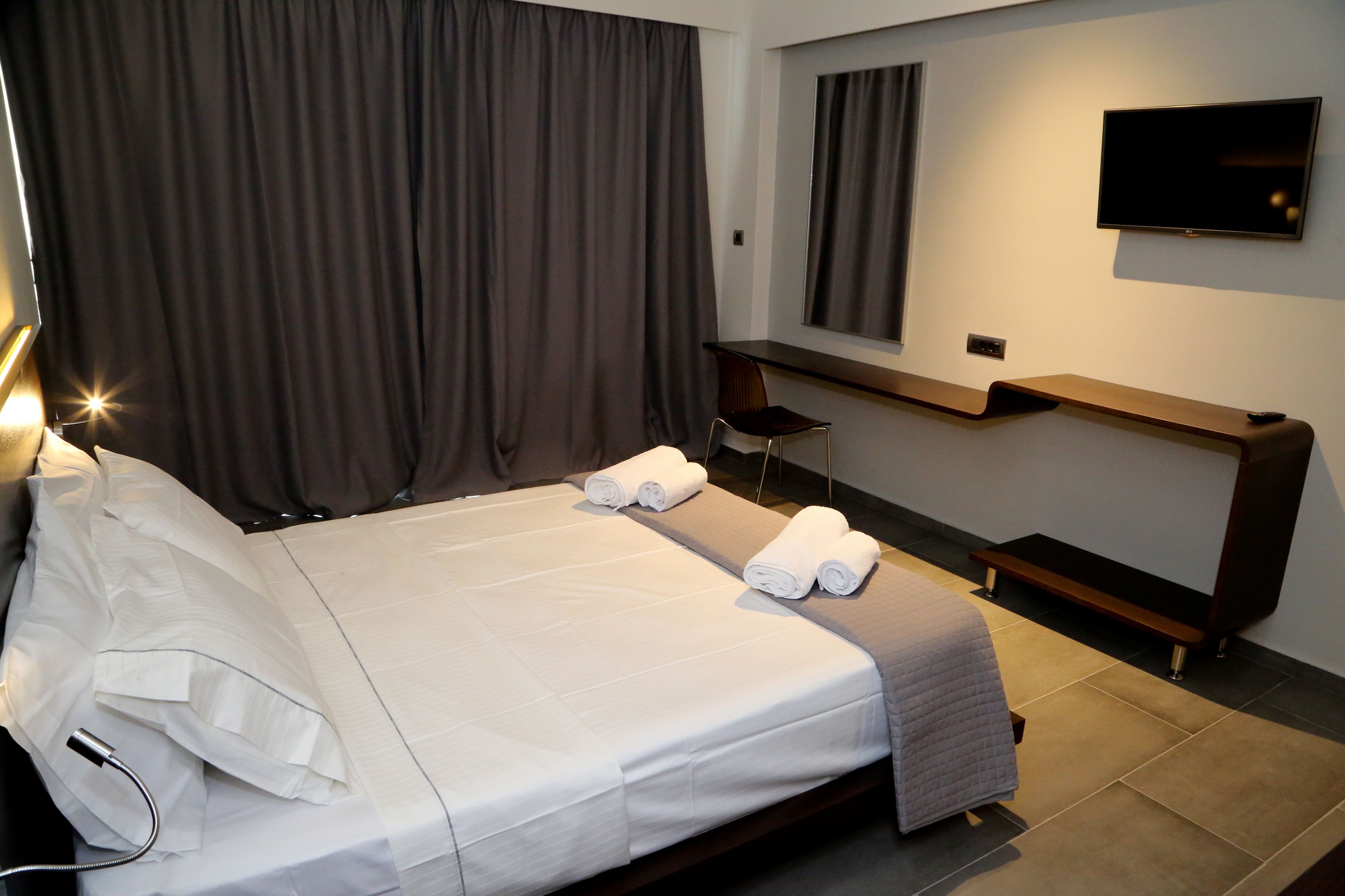 double room | premium bedding, free minibar items, in-room safe, desk