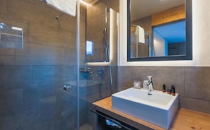 Family Suite | Interior - EQC Hotel 766 (Région Test)