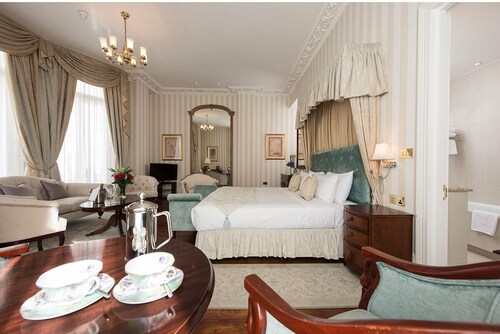 EQC Hotel 777