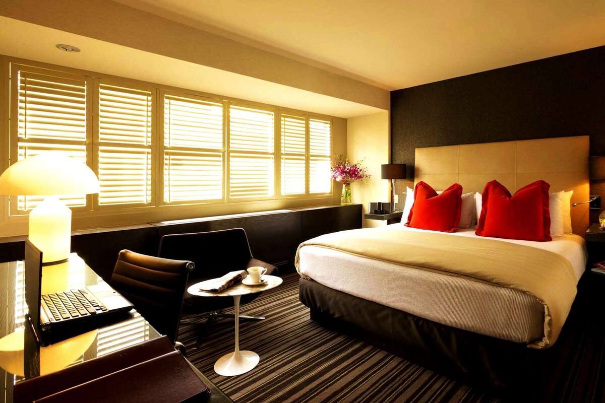 Habitación Deluxe, 1 habitación, con acceso para personas discapacitadas, para fumadores | Sábanas italianas Frette, ropa de cama de alta calidad y edredón