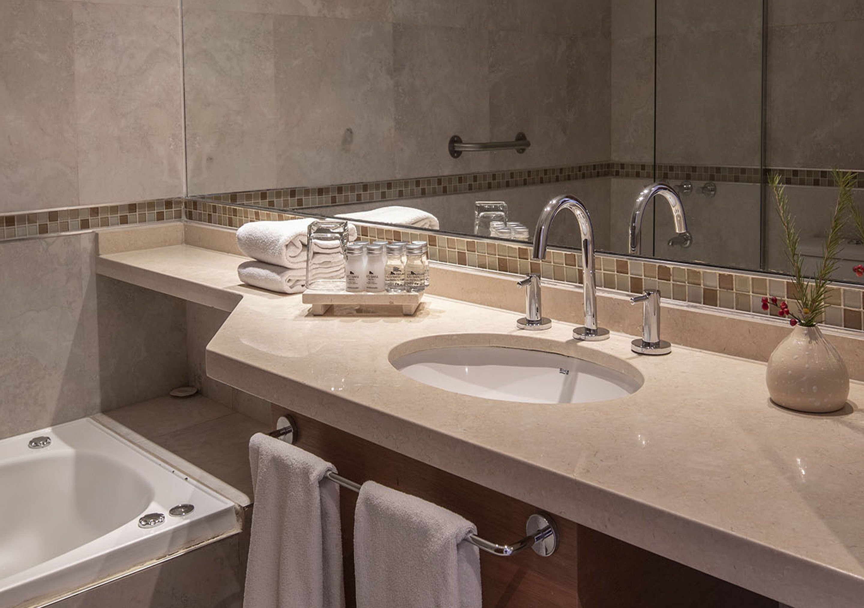 deluxe suite | bathroom | free toiletries, hair dryer, bidet, towels