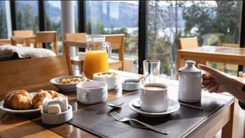 Desayuno buffet incluido todos los días