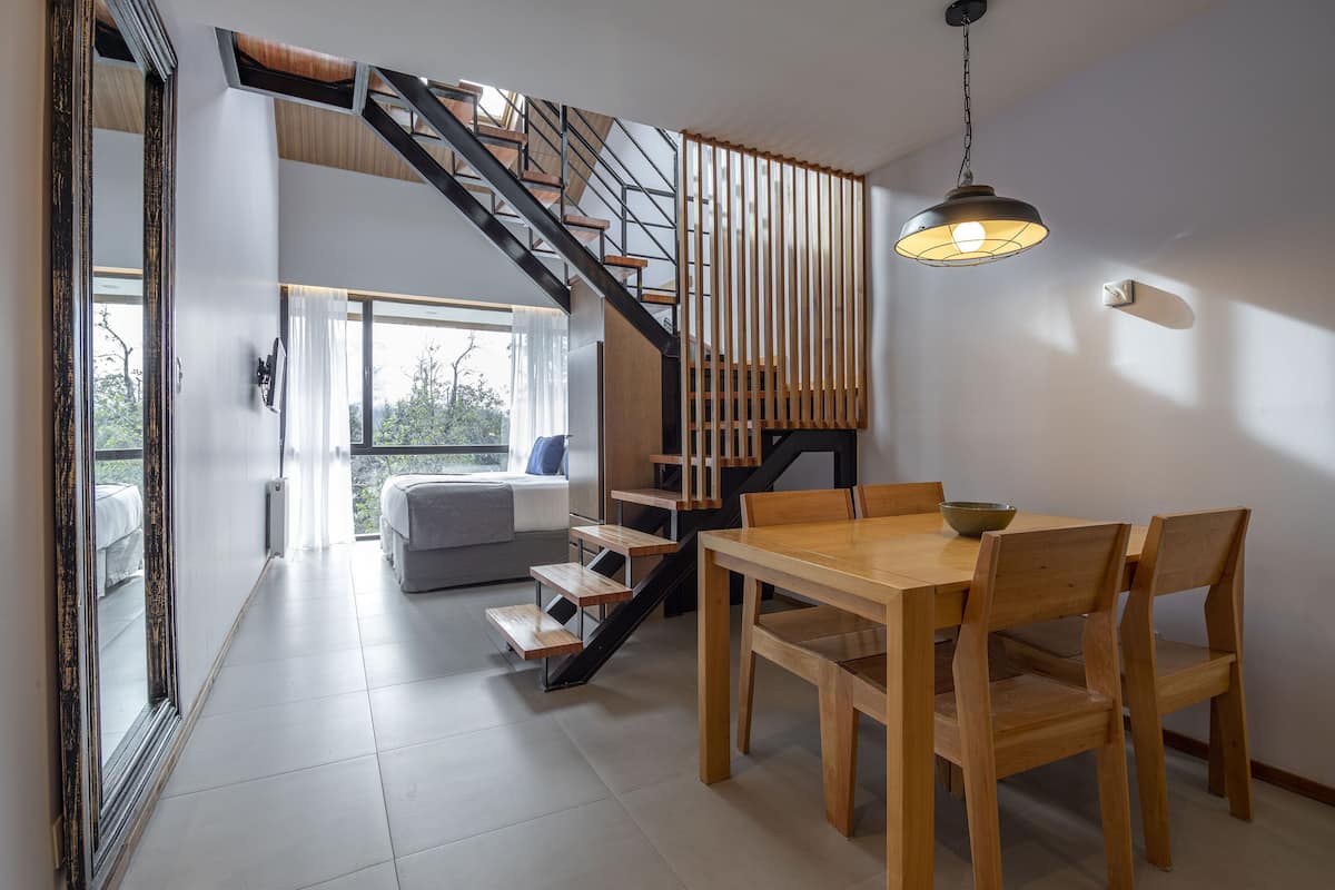 deluxe suite | 1 bedroom, premium bedding, down duvets, pillow-top beds