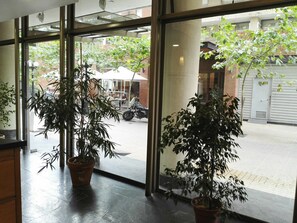 Interior entrance - Deptos Providencia SM (Santiago)