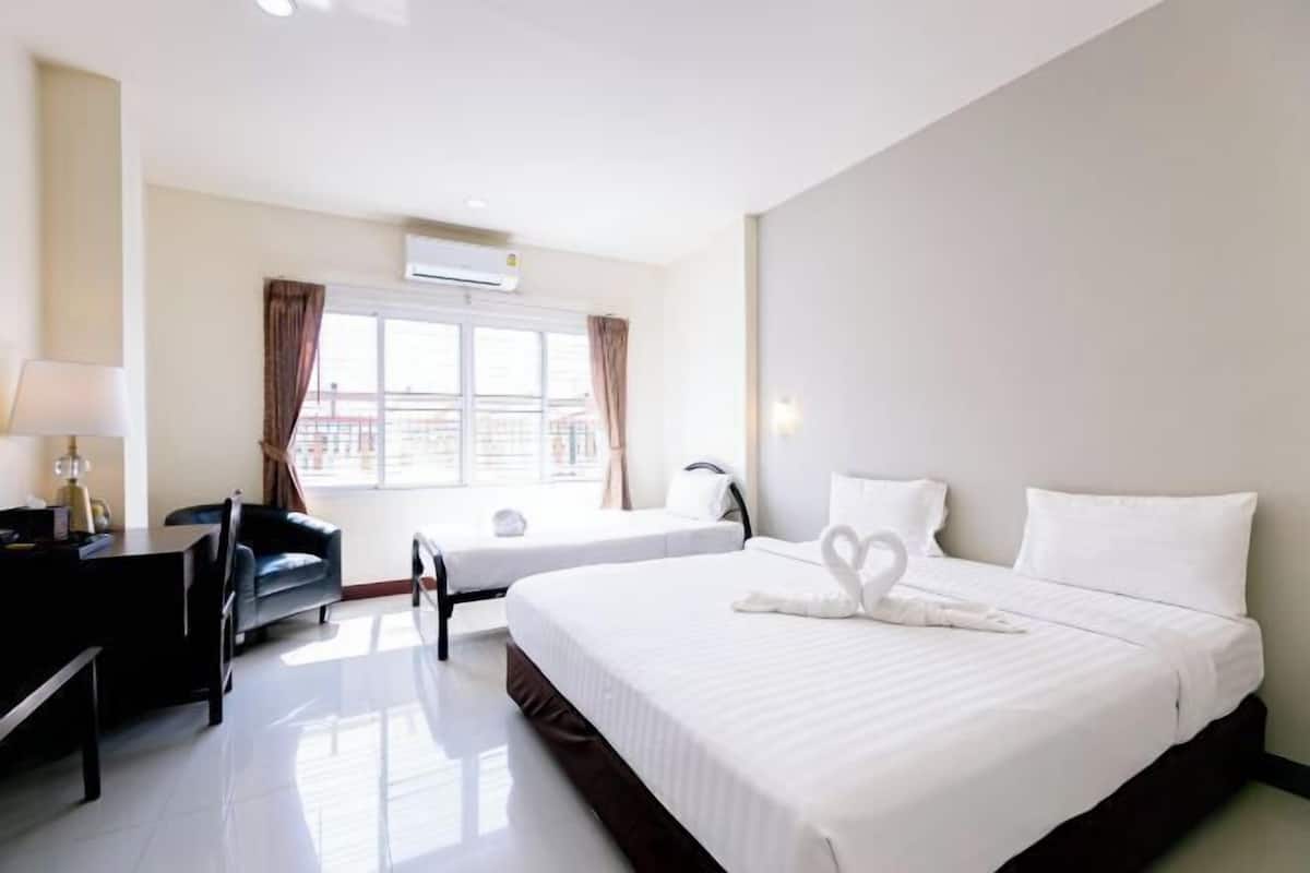 Desk, free WiFi, bed sheets