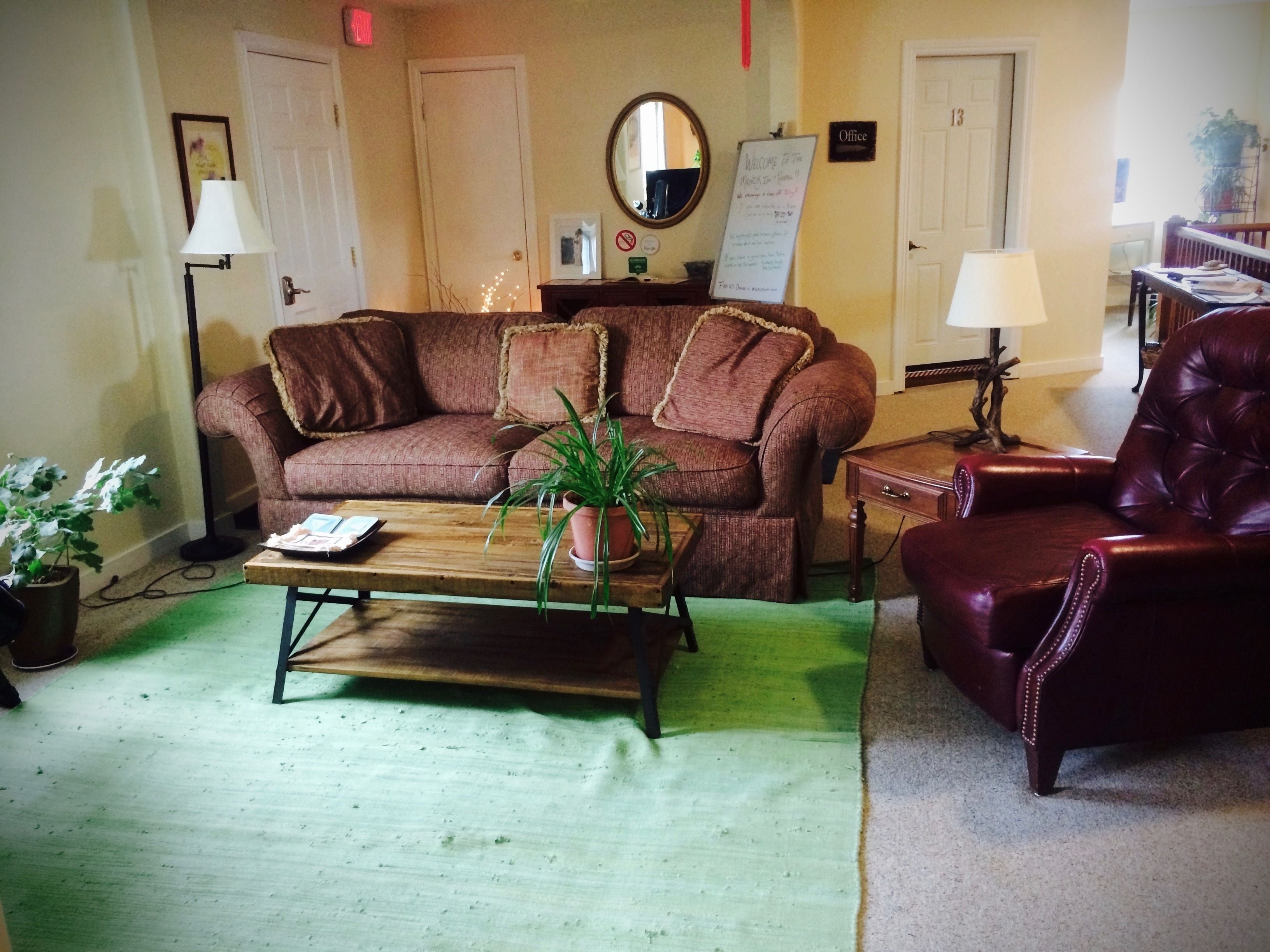 42-inch flat-screen tv with cable channels, tv