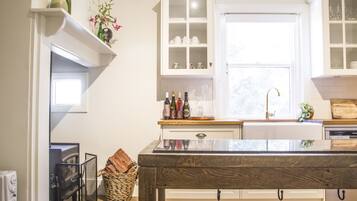 2-Bedroom Cottage | Private kitchen | Full-sized fridge, microwave, oven, stovetop