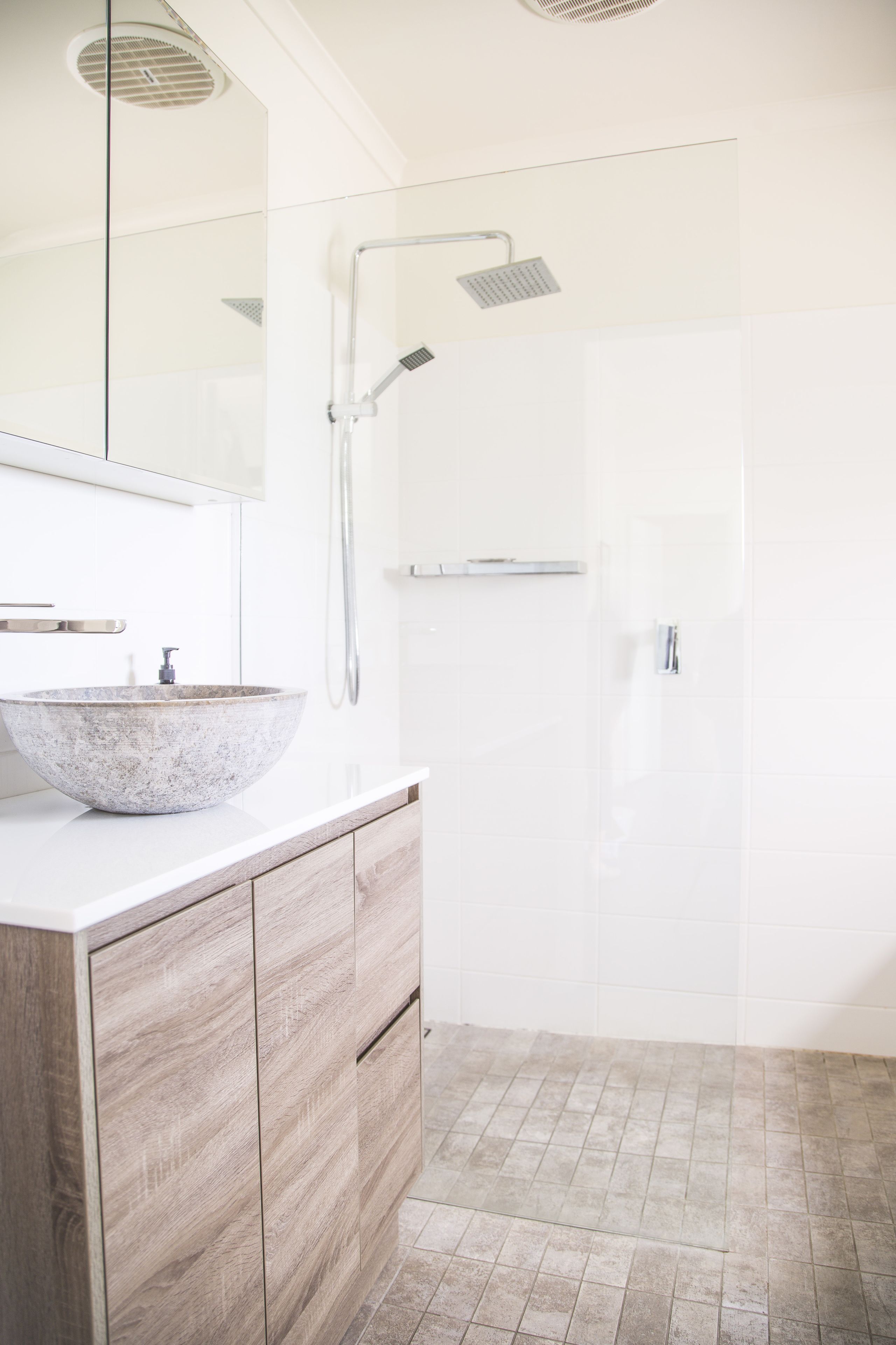 2-Bedroom Cottage | Bathroom | Separate bathtub and shower, free toiletries, hair dryer, towels