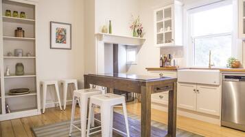 2-Bedroom Cottage | Private kitchen | Full-sized fridge, microwave, oven, stovetop