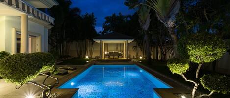 Luxury Villa | Terrace/patio