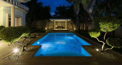 Luxury Pool Villa SRV